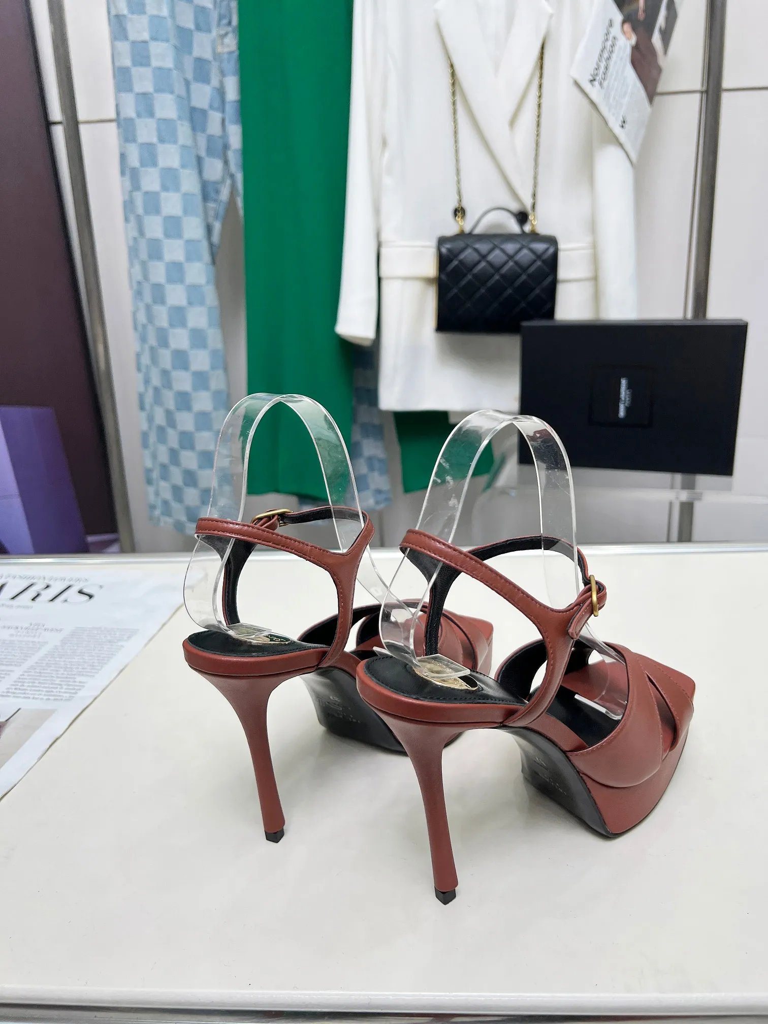 👟👟Ex-factory price 640👟👟 Saint Laurent YSL Saint Laurent sandals Upper: sheepskin surface Size 35-42 (42 is custom-made and non-returnable) Heel height 8.5cm Water platform height 2.5cm Leather outsole 2642-12